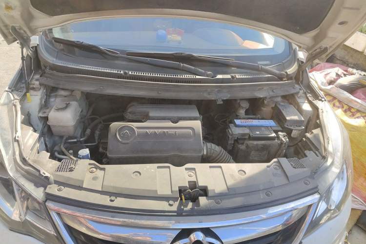Used CHANGAN KAICHENG Oushang A600 2016 1.5L Manual Luxury 7-Seater Engine Bay