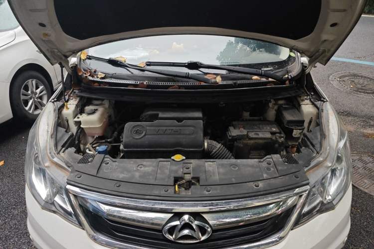 Used CHANGAN KAICHENG Oushang A600 2016 1.5L Manual Luxury 7-Seater Engine Bay
