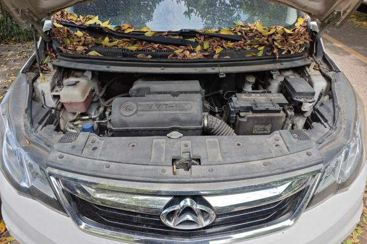 Used CHANGAN KAICHENG Oushang A600 2016 1.5L Manual Luxury 7-Seater Engine Bay