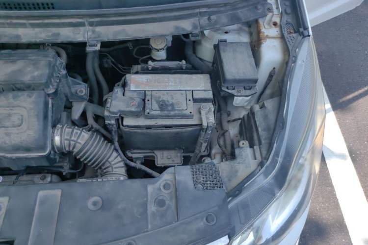Used CHANGAN KAICHENG Oushang A600 2016 1.5L Manual Luxury 7-Seater Engine Bay Left
