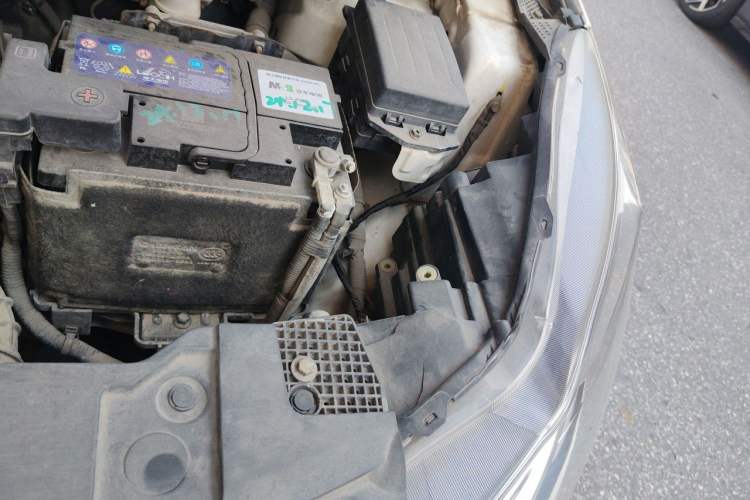 Used CHANGAN KAICHENG Oushang A600 2016 1.5L Manual Elite 7-Seater Engine Bay Left