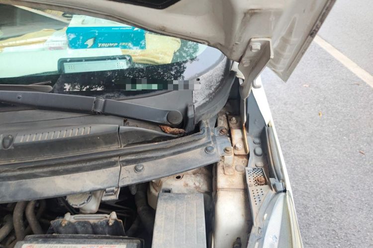 Used CHANGAN KAICHENG Oushang A600 2016 1.5L Manual Luxury 7-Seater Engine Bay Left