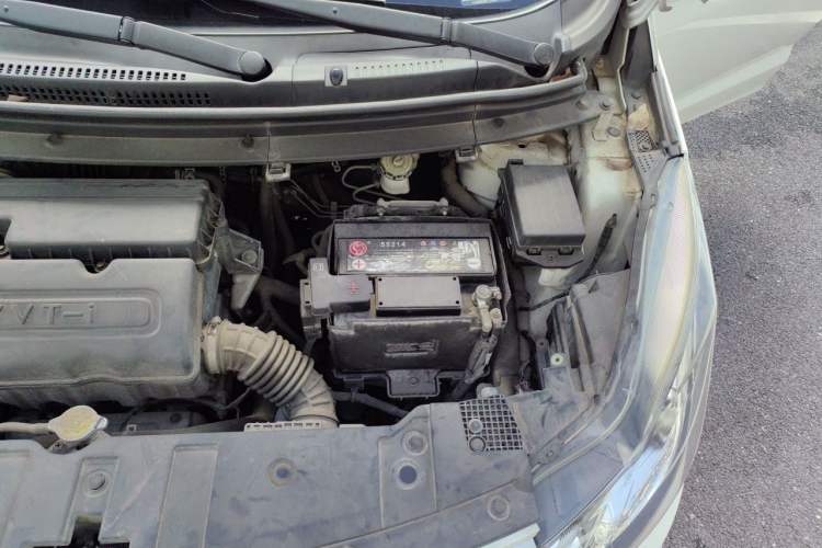 Used CHANGAN KAICHENG Oushang A600 2016 1.5L Manual Luxury 7-Seater Engine Bay Left