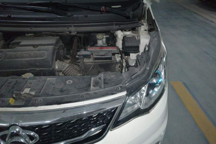 Used CHANGAN KAICHENG Oushang A600 2016 1.5L Manual Luxury 7-Seater Engine Bay Left