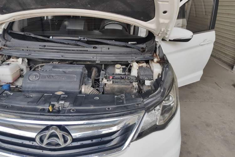 Used CHANGAN KAICHENG Oushang A600 2016 1.5L Manual Luxury 7-Seater Engine Bay Left