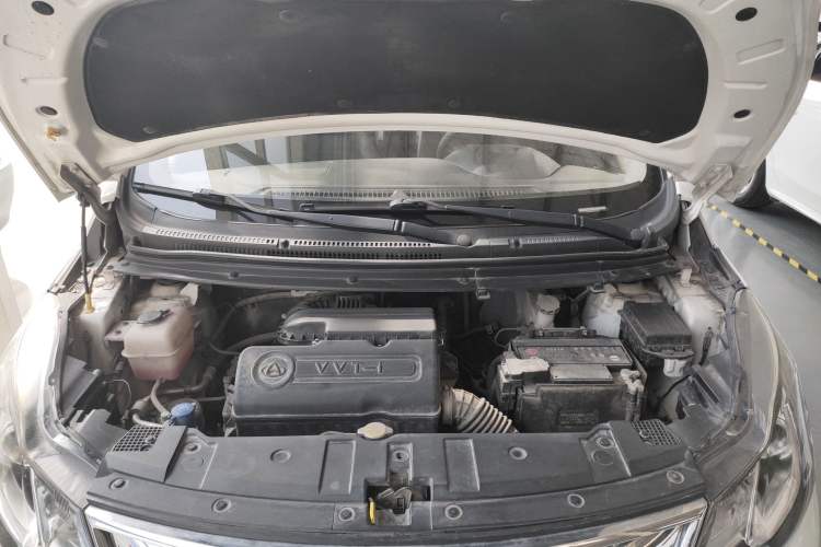 Used CHANGAN KAICHENG Oushang A600 2016 1.5L Manual Luxury 6-Seater Engine Bay