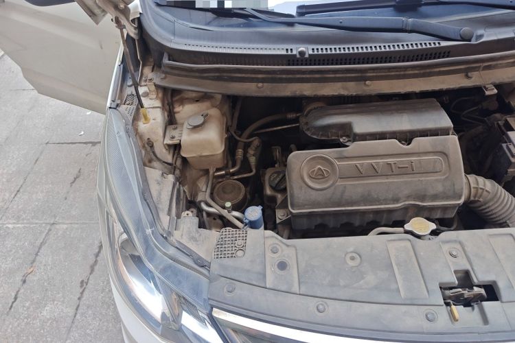 Used CHANGAN KAICHENG Oushang A600 2016 1.5L Manual Luxury 7-Seater Engine Bay Right