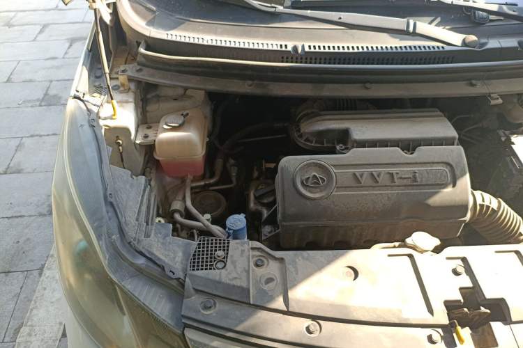 Used CHANGAN KAICHENG Oushang A600 2016 1.5L Manual Luxury 7-Seater Engine Bay Right