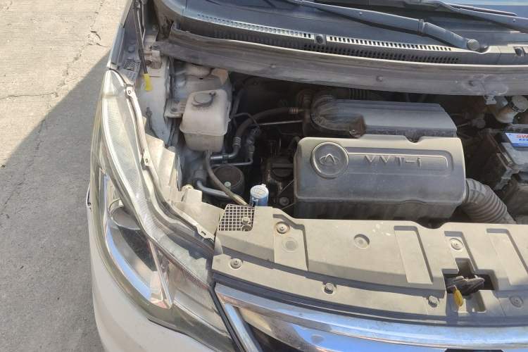 Used CHANGAN KAICHENG Oushang A600 2016 1.5L Manual Luxury 7-Seater Engine Bay Right