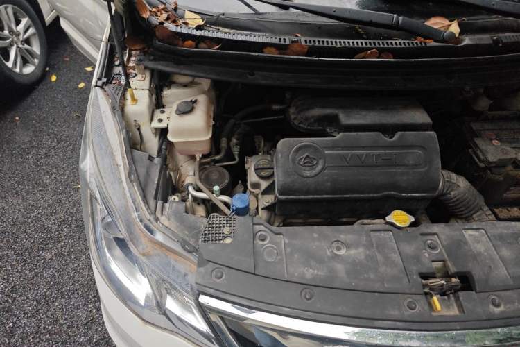Used CHANGAN KAICHENG Oushang A600 2016 1.5L Manual Luxury 7-Seater Engine Bay Right