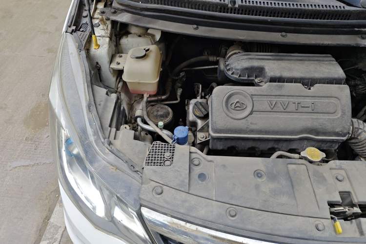 Used CHANGAN KAICHENG Oushang A600 2016 1.5L Manual Luxury 7-Seater Engine Bay Right