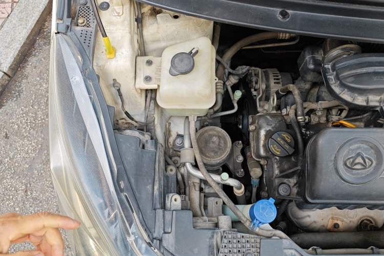 Used CHANGAN KAICHENG Oushang A600 2016 1.5L Manual Elite 7-Seater Engine Bay Right