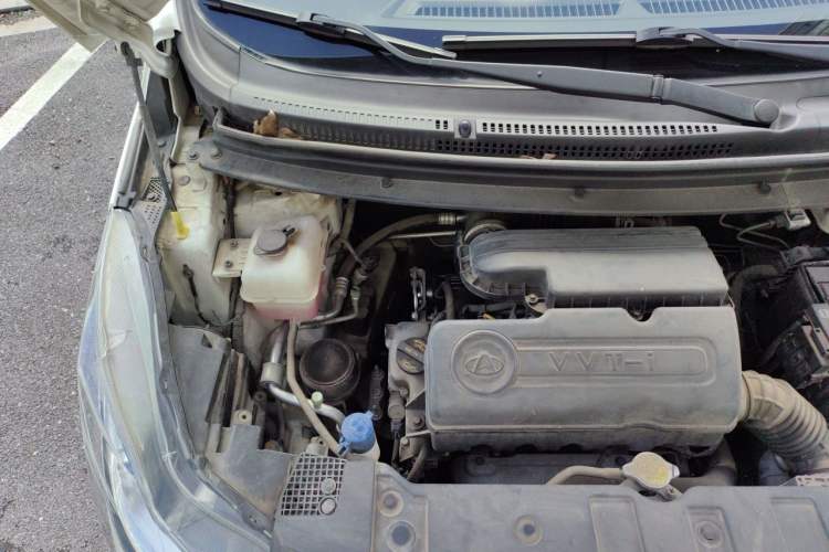 Used CHANGAN KAICHENG Oushang A600 2016 1.5L Manual Luxury 7-Seater Engine Bay Right