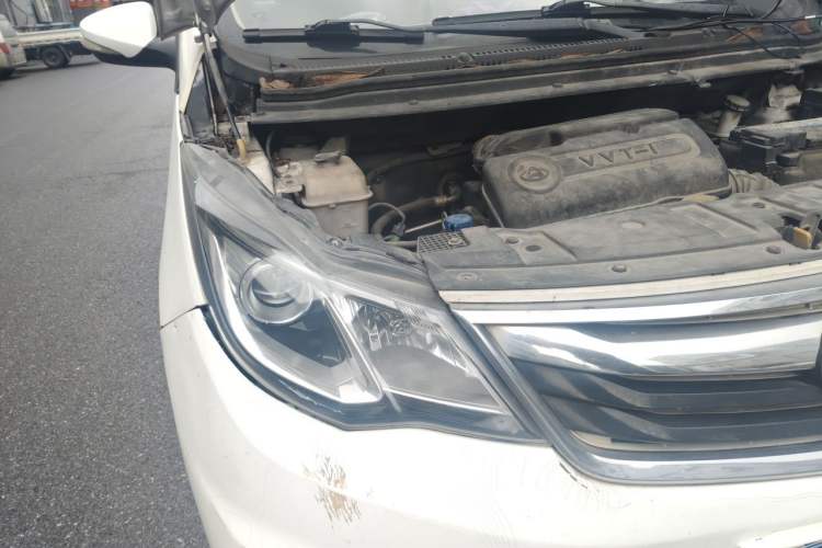 Used CHANGAN KAICHENG Oushang A600 2016 1.5L Manual Luxury 7-Seater Engine Bay Right
