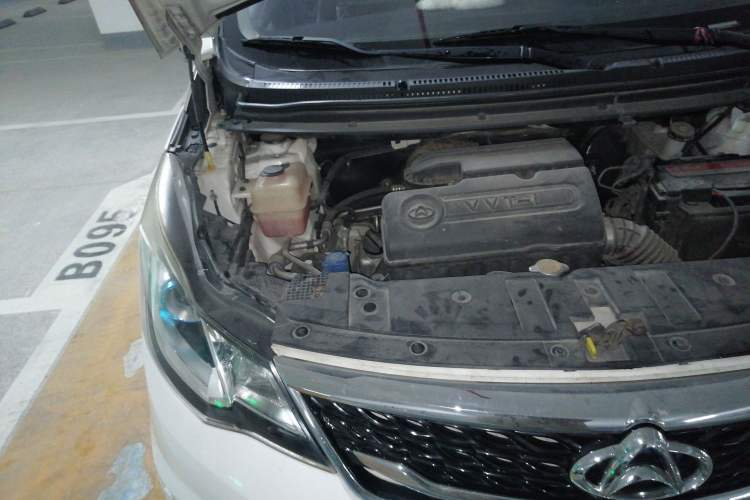 Used CHANGAN KAICHENG Oushang A600 2016 1.5L Manual Luxury 7-Seater Engine Bay Right