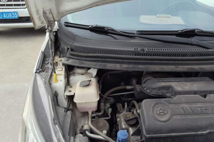 Used CHANGAN KAICHENG Oushang A600 2016 1.5L Manual Luxury 7-Seater Engine Bay Right