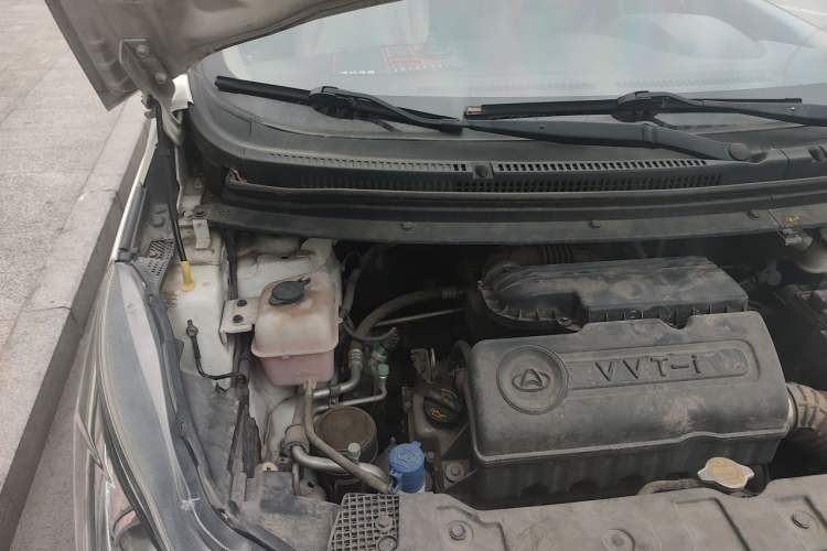 Used CHANGAN KAICHENG Oushang A600 2016 1.5L Manual Luxury 7-Seater Engine Bay Right