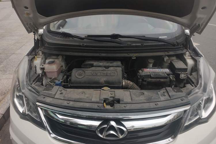 Used CHANGAN KAICHENG Oushang A600 2016 1.5L Manual Luxury 7-Seater Engine Bay