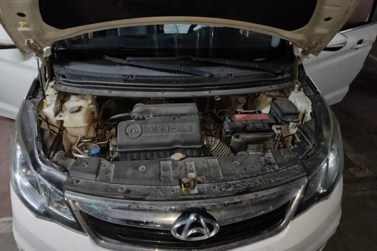 Used CHANGAN KAICHENG Oushang A600 2016 1.5L Manual Luxury 7-Seater Engine Bay