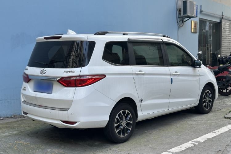 Used CHANGAN KAICHENG Oushang A600 2016 1.5L Manual Luxury 7-Seater Exterior 2