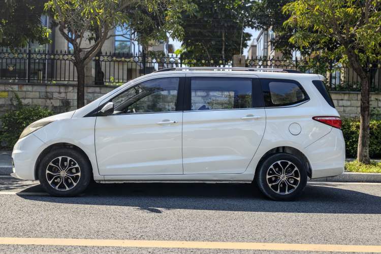 Used CHANGAN KAICHENG Oushang A600 2016 1.5L Manual Luxury 7-Seater Exterior 3