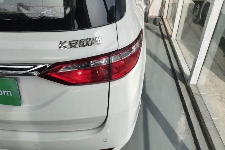 Used CHANGAN KAICHENG Oushang A600 2016 1.5L Manual Luxury 6-Seater Exterior 3