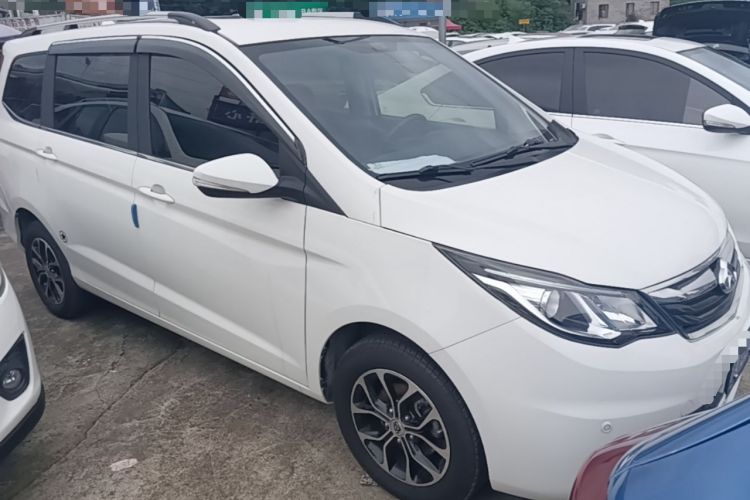 Used CHANGAN KAICHENG Oushang A600 2016 1.5L Manual Luxury 7-Seater Front Right 45 Deg