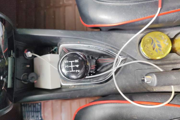 Used CHANGAN KAICHENG Oushang A600 2016 1.5L Manual Luxury 7-Seater Gear Lever
