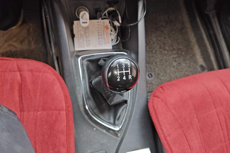 Used CHANGAN KAICHENG Oushang A600 2016 1.5L Manual Elite 7-Seater Gear Lever
