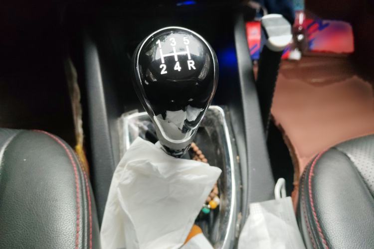 Used CHANGAN KAICHENG Oushang A600 2016 1.5L Manual Luxury 7-Seater Gear Lever