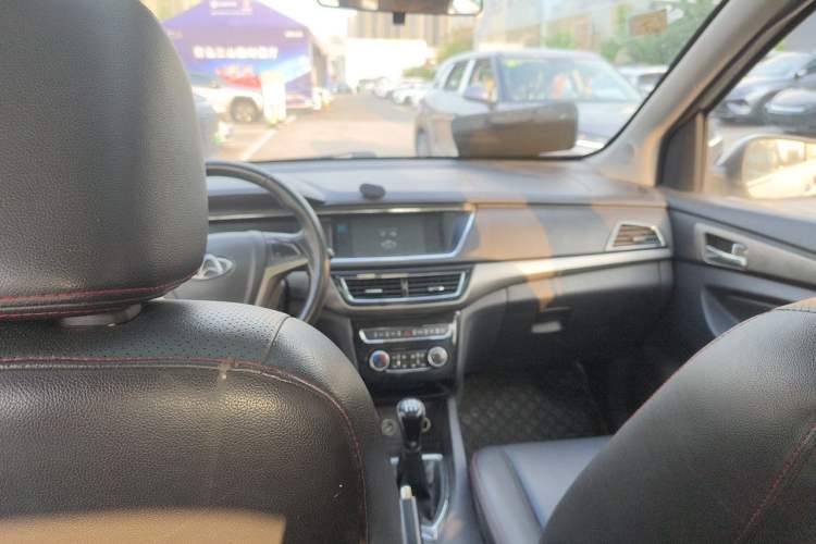 Used CHANGAN KAICHENG Oushang A600 2016 1.5L Manual Luxury 7-Seater Headliner