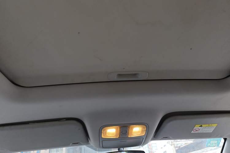 Used CHANGAN KAICHENG Oushang A600 2016 1.5L Manual Luxury 7-Seater Headliner