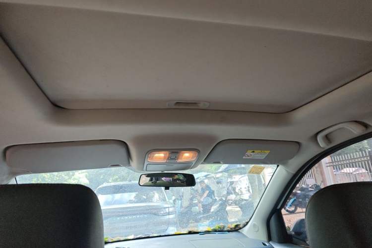Used CHANGAN KAICHENG Oushang A600 2016 1.5L Manual Luxury 7-Seater Headliner