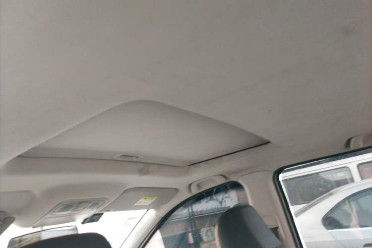 Used CHANGAN KAICHENG Oushang A600 2016 1.5L Manual Luxury 7-Seater Headliner