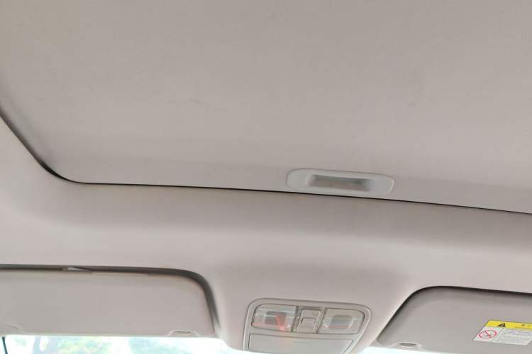 Used CHANGAN KAICHENG Oushang A600 2016 1.5L Manual Luxury 7-Seater Headliner