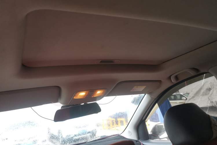 Used CHANGAN KAICHENG Oushang A600 2016 1.5L Manual Luxury 7-Seater Headliner