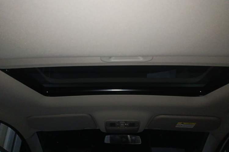 Used CHANGAN KAICHENG Oushang A600 2016 1.5L Manual Luxury 7-Seater Headliner