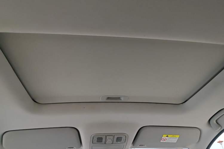 Used CHANGAN KAICHENG Oushang A600 2016 1.5L Manual Luxury 7-Seater Headliner
