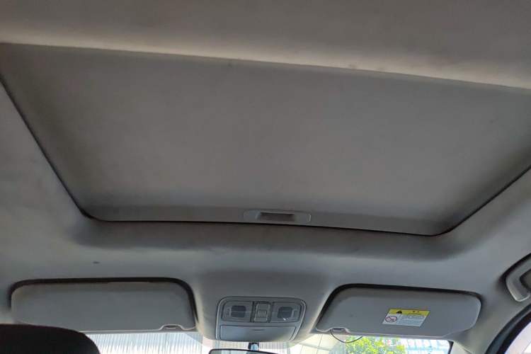 Used CHANGAN KAICHENG Oushang A600 2016 1.5L Manual Luxury 6-Seater Headliner