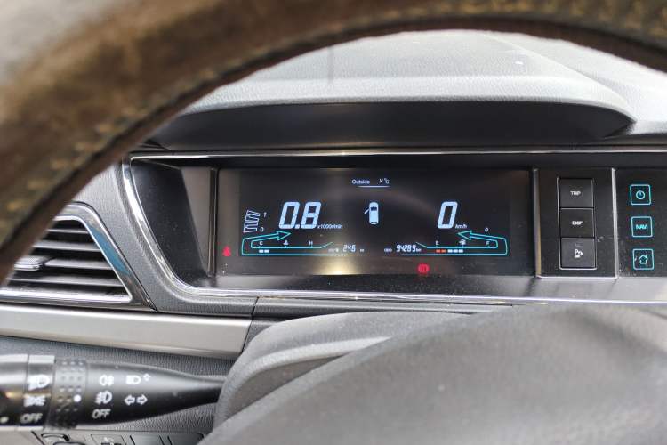 Used CHANGAN KAICHENG Oushang A600 2016 1.5L Manual Luxury 7-Seater Instrument Cluster