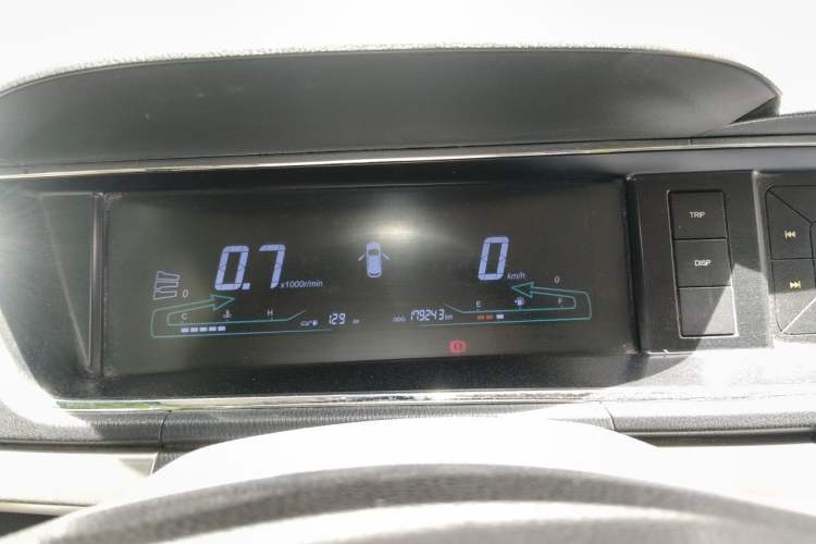 Used CHANGAN KAICHENG Oushang A600 2016 1.5L Manual Fashion 7-Seater Instrument Cluster
