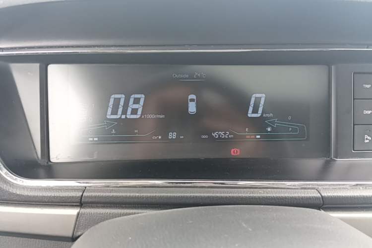 Used CHANGAN KAICHENG Oushang A600 2016 1.5L Manual Luxury 7-Seater Instrument Cluster