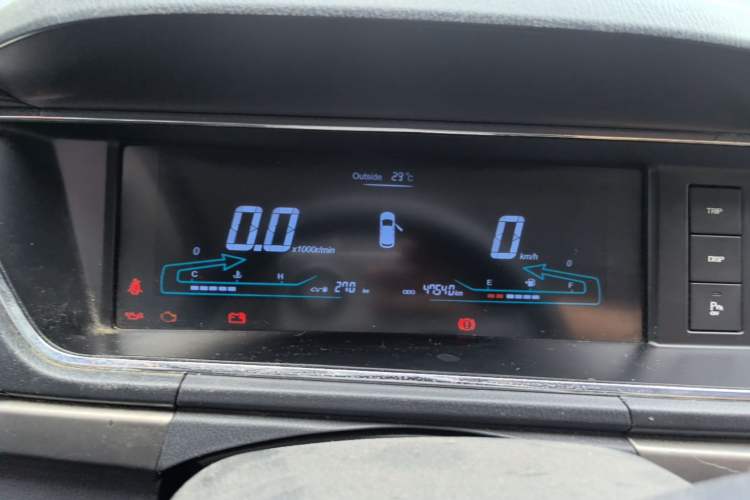 Used CHANGAN KAICHENG Oushang A600 2016 1.5L Manual Luxury 7-Seater Instrument Cluster