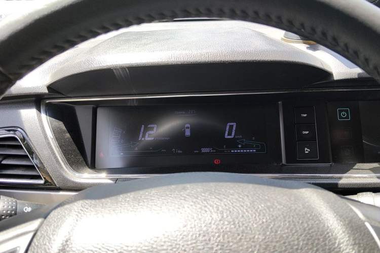 Used CHANGAN KAICHENG Oushang A600 2016 1.5L Manual Luxury 7-Seater Instrument Cluster