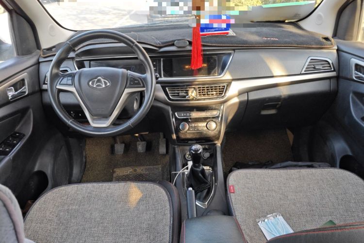 Used CHANGAN KAICHENG Oushang A600 2016 1.5L Manual Luxury 7-Seater Interior 2