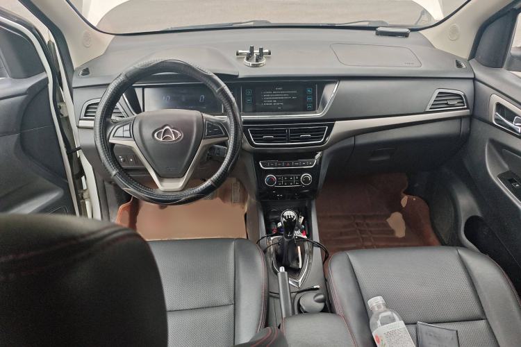 Used CHANGAN KAICHENG Oushang A600 2016 1.5L Manual Luxury 7-Seater Interior 2