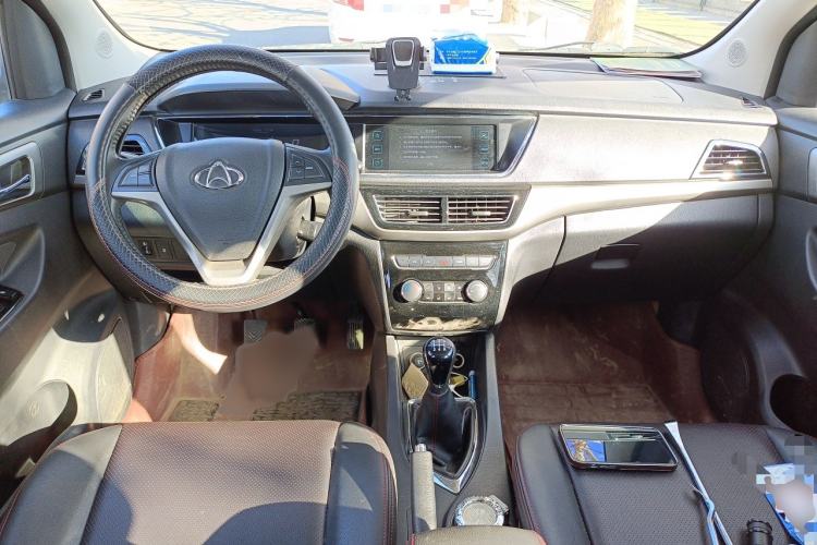 Used CHANGAN KAICHENG Oushang A600 2016 1.5L Manual Luxury 7-Seater Interior 2