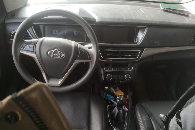 Used CHANGAN KAICHENG Oushang A600 2016 1.5L Manual Elite 7-Seater Interior 2