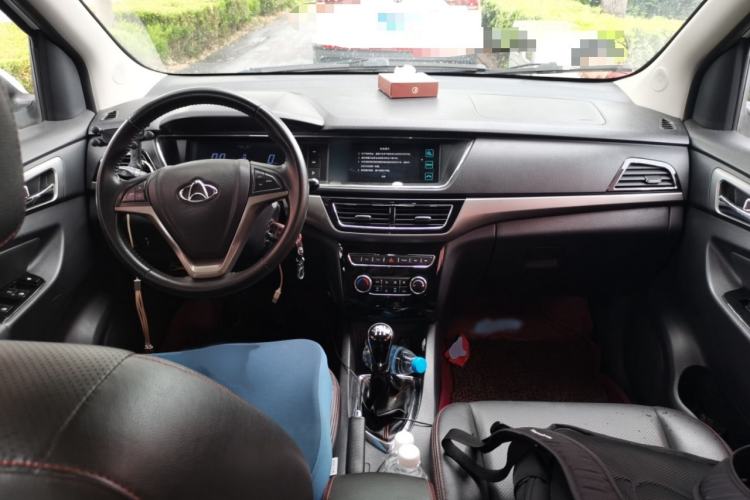 Used CHANGAN KAICHENG Oushang A600 2016 1.5L Manual Luxury 7-Seater Interior 2
