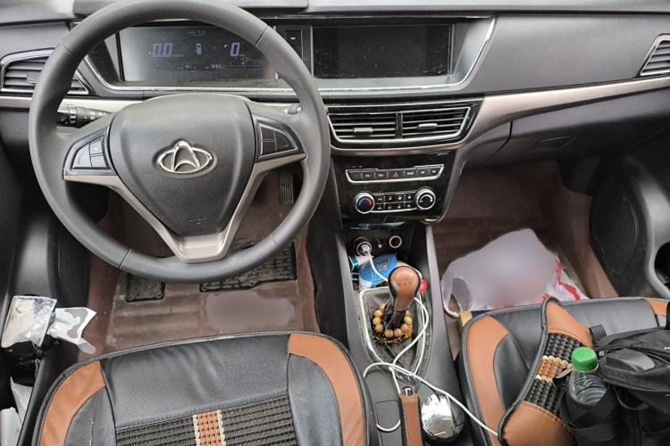 Used CHANGAN KAICHENG Oushang A600 2016 1.5L Manual Elite 7-Seater Interior 2